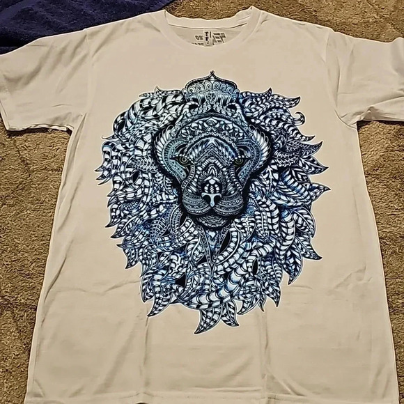 Blue Lion tshirt - Picture 2 of 2